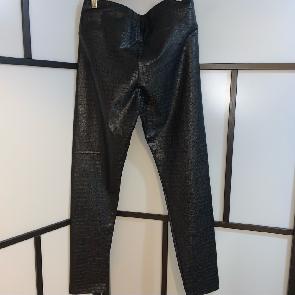 🆕7 for All Mankind Vegan Patterned Leggings - Picture 8 of 8